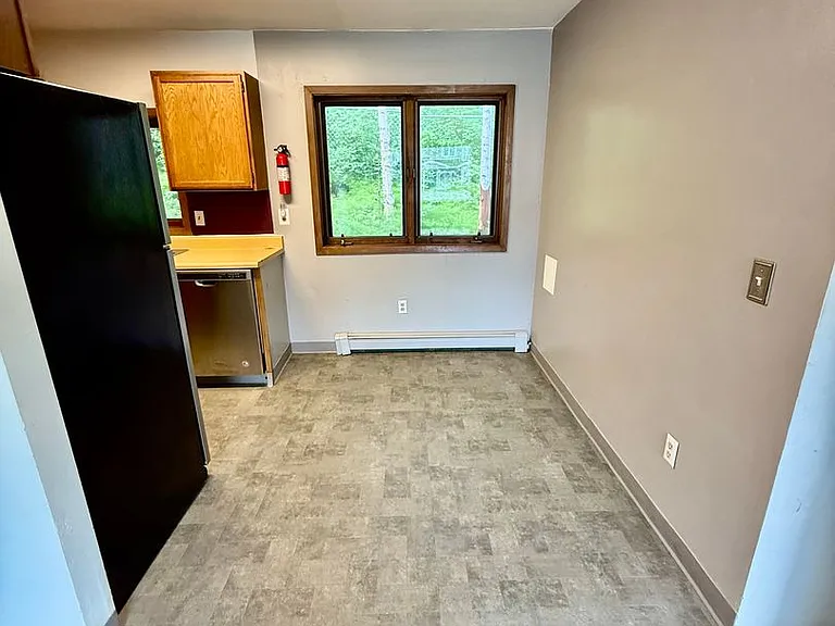 4770 Glasgow Dr — Photo 16