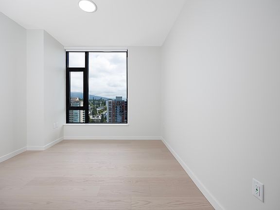 4th image of 128 W 15th St #1503