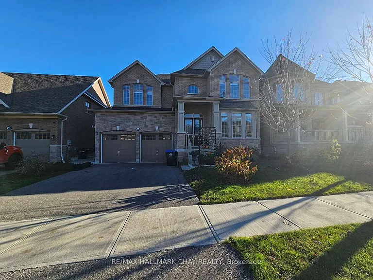 63 Victoria Wood Ave #LOWER — Photo 2