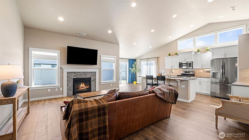 2nd image of 6110 Whitman Avenue