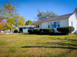 7 3rd Dr, Decatur, IL 62521