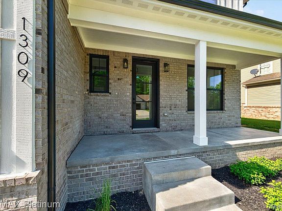 3rd image of 1309 Walloon Way