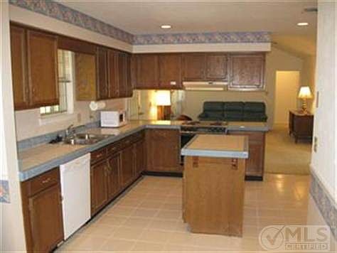 2nd image of 3576 Gardenview Way #37