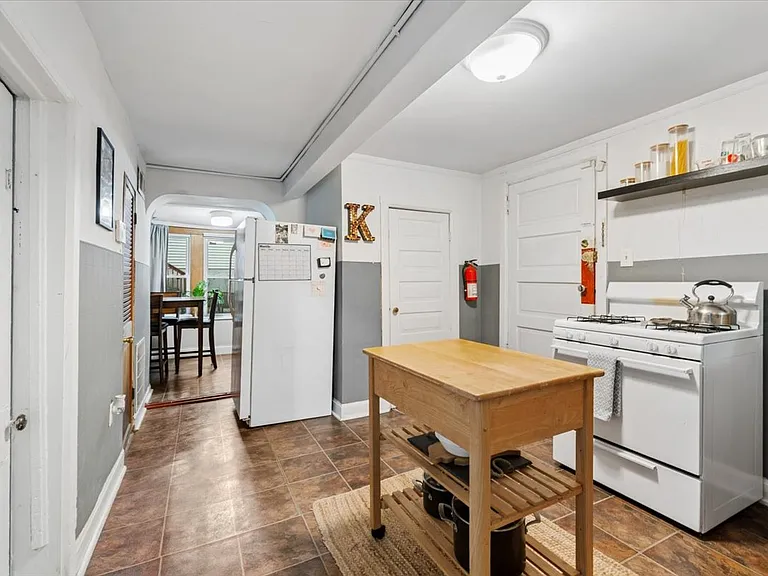 1742 W Julian St #G — Photo 7