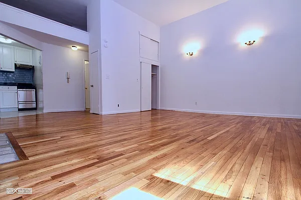 Rented by Citi Habitats | media 12