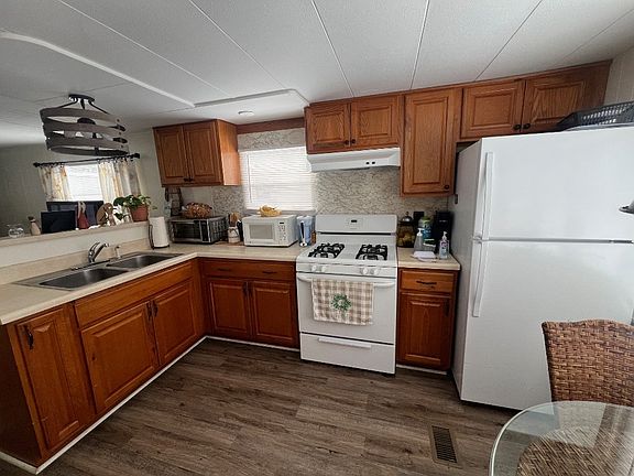 3rd image of 5223 Bramblewood Ln