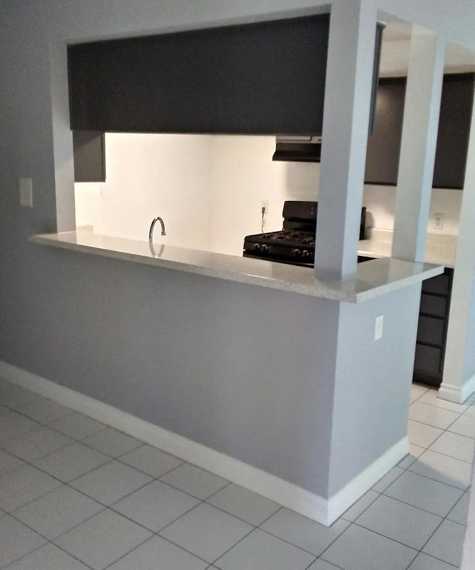 218 W Vermont Avenue — Photo 4