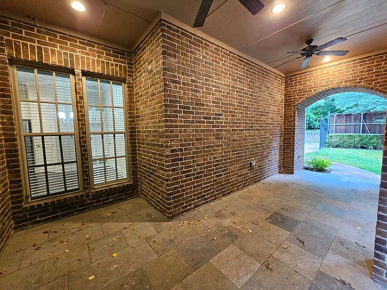 988 Shadyside Ln — Photo 45