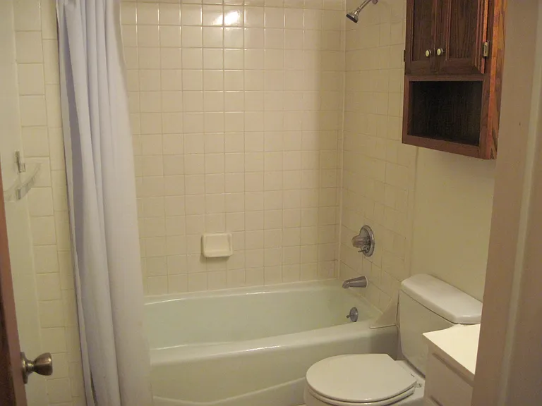 1543 Lea View Ave #B — Photo 2