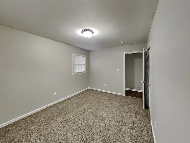 217 Glenloch Ct — Photo 3