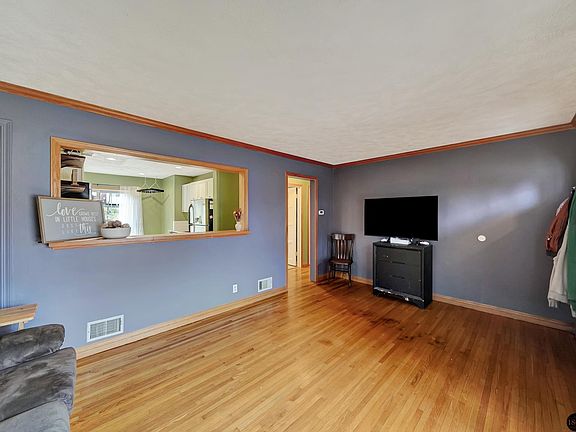 5th image of 3507 Woods Ave
