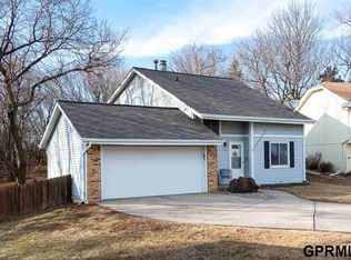 11316 Burdette Cir, Omaha, NE 68164