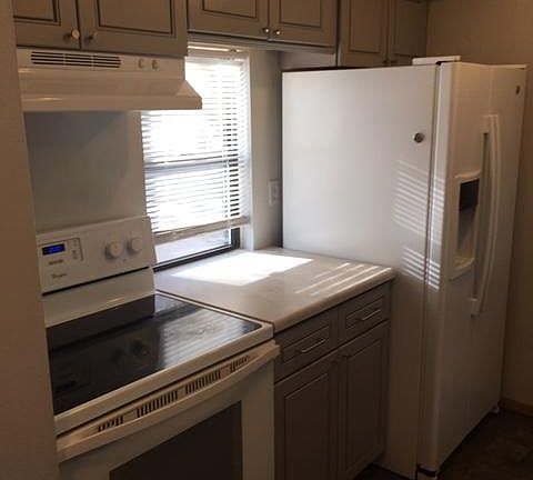 Self clean oven & refrigerator