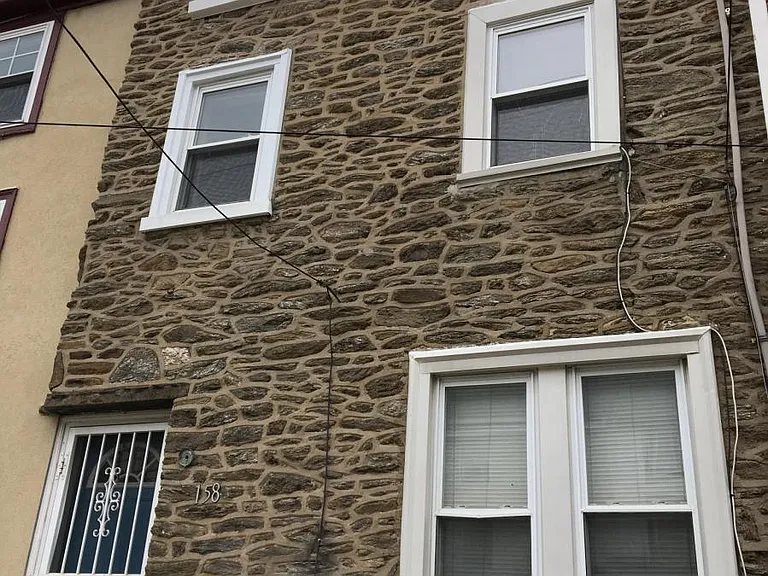 158 Dupont St — Photo 14
