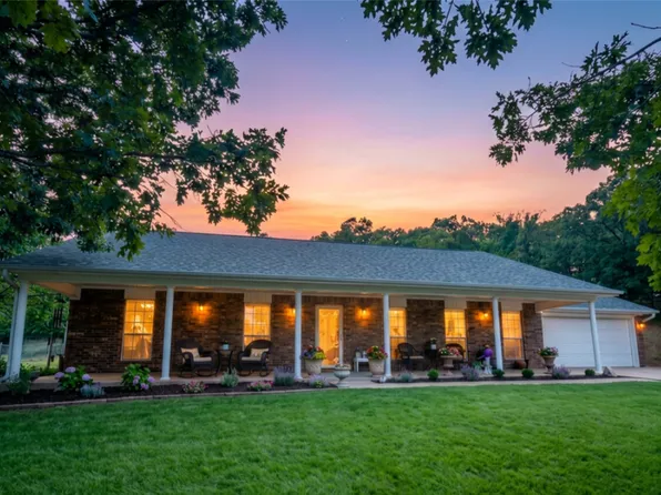 307 Mission Dr N, Poteau, OK 74953