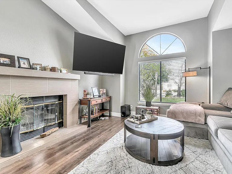 1060 Saint Andrews Dr — Photo 7
