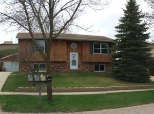 1858 48th St NW, Rochester, MN 55901