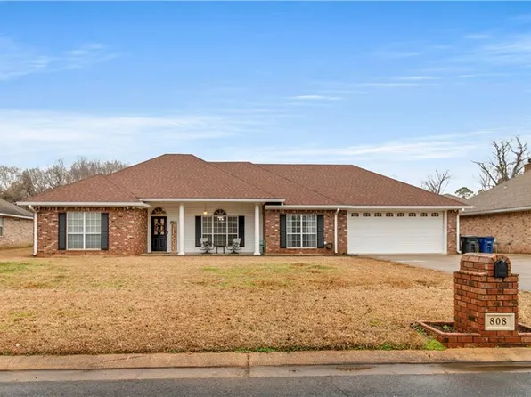 808 Whitfield Dr, Natchitoches, LA 71457