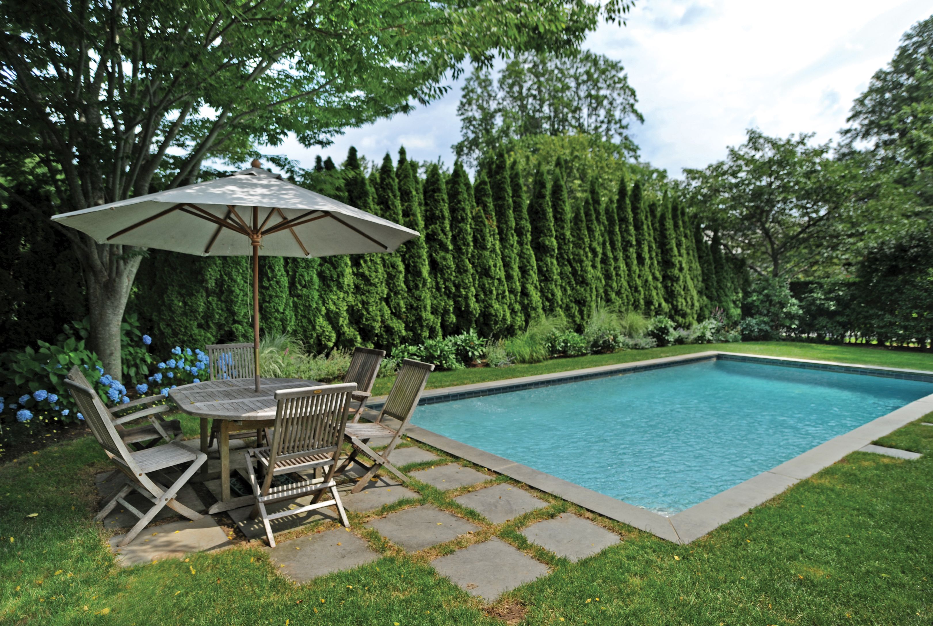 22 Dayton Ln, East Hampton, NY 11937 Out East