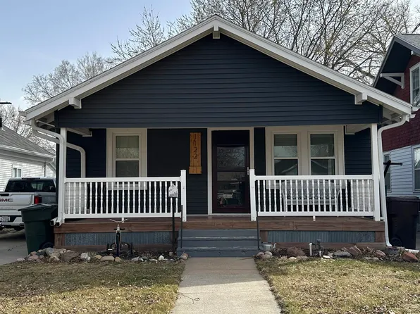 1122 W 22nd St, Kearney, NE 68845