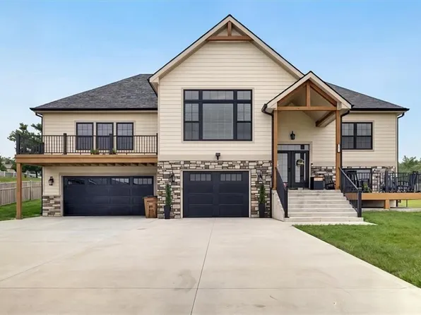 1603 Birdie Cir, Atchison, KS 66002