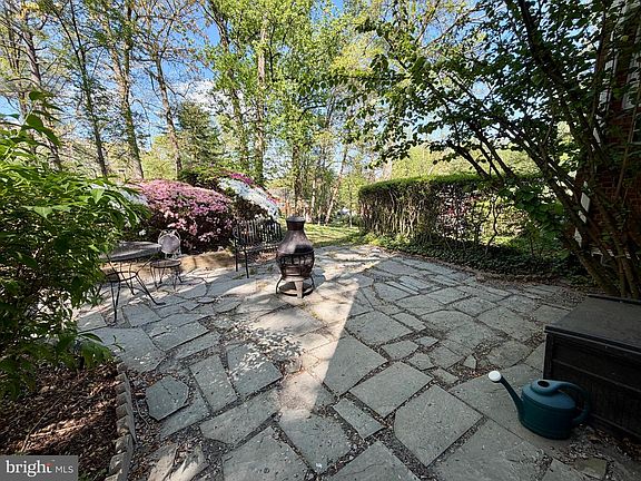 3rd image of 3702 Valley Dr