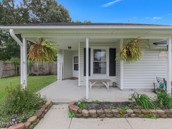 406 Hunting Green Drive, Jacksonville, NC 28546