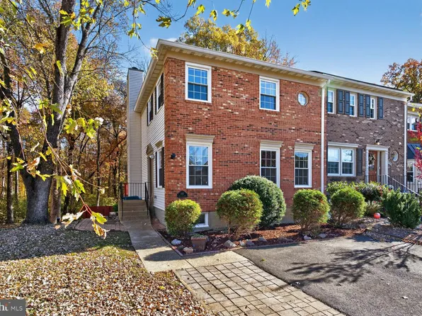 7137 Lake Cove Dr, Alexandria, VA 22315