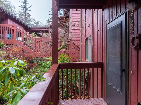 2194C Lawson Creek Rd, Juneau, AK 99824