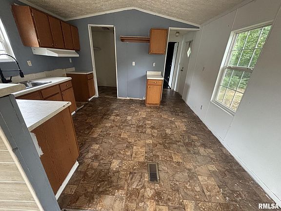 3rd image of 1236 N Oaklane Rd #153