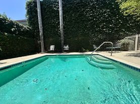 Pacific Oaks LLC