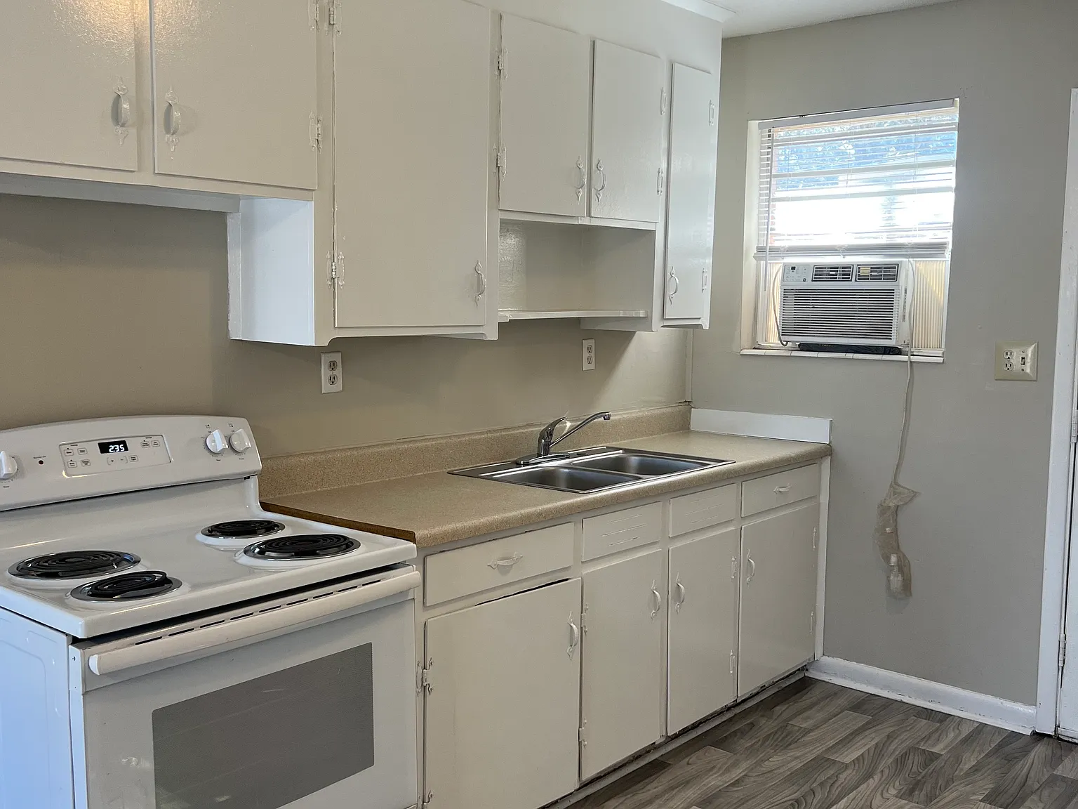 2 bed, 806 sqft, $1,325 — Photo 3