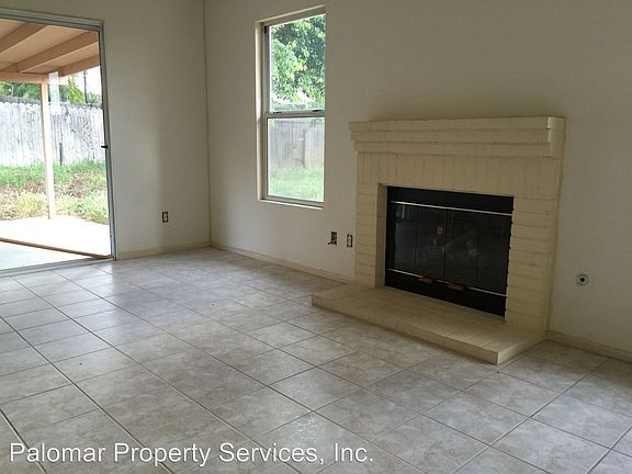3rd image of 1113 Camino Del Sol