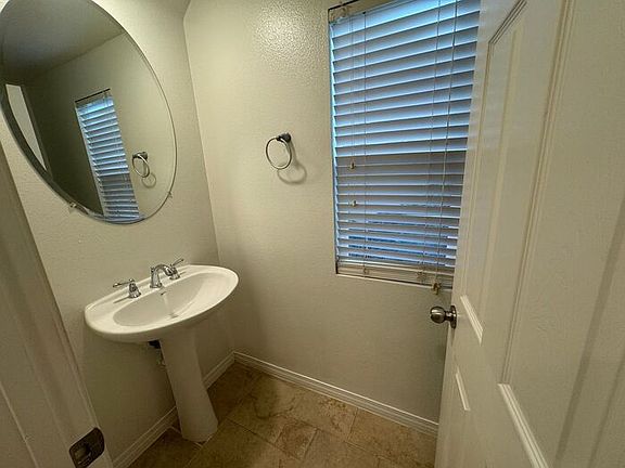3rd image of 712 Nile River Dr