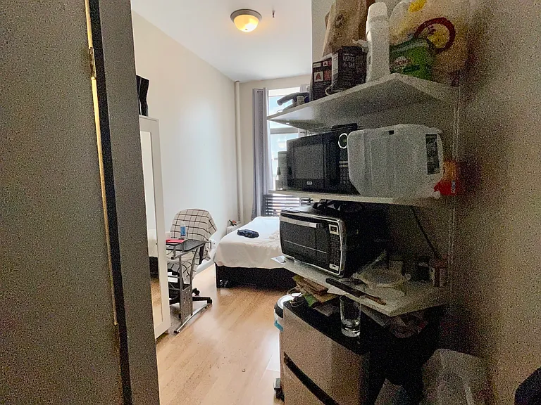 307 E 14th St #103 — Photo 3