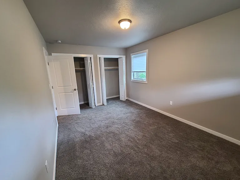 2810 W Northern Lights Blvd — Photo 14