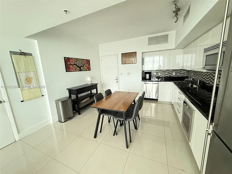 92 SW 3rd St #3709 — Photo 9