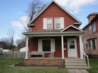 806 Cottonwood St, Grand Forks, ND 58201