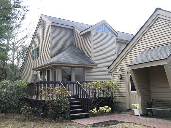 3rd image of 131 Pine Glen Dr