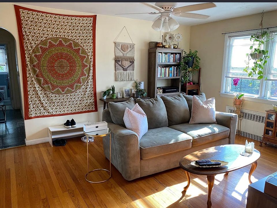 1st image of 59 Moore Pl #2