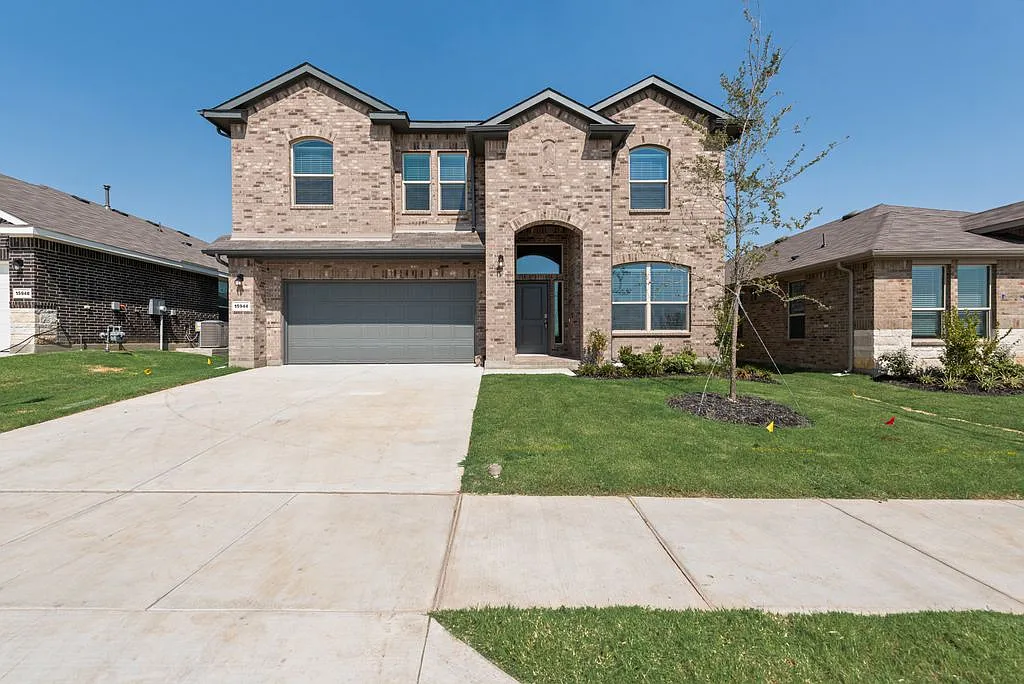 4 bed, 3.5 bath, 2900 sqft, $2,995 — Photo 1