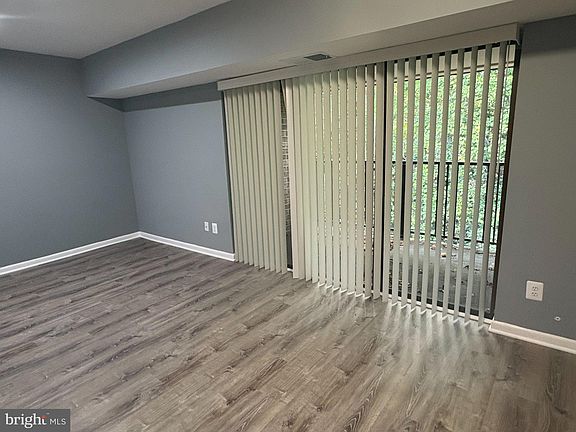 2nd image of 11631 Stoneview Sq APT 21C