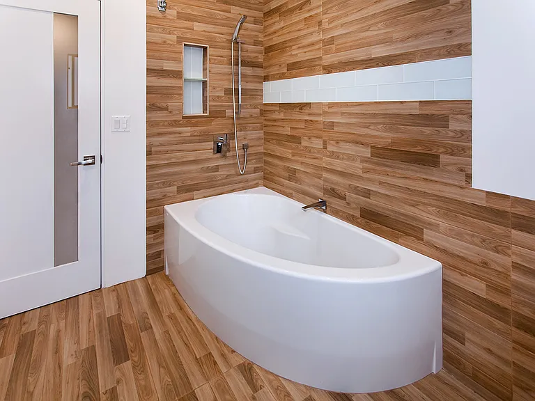 5647 Comanche Ave — Photo 2