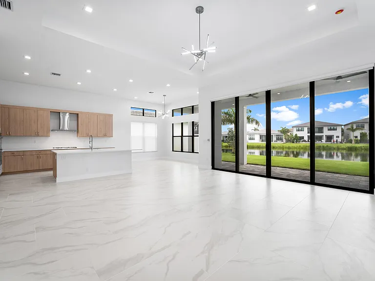20262 Rosewood Garden Way — Photo 4