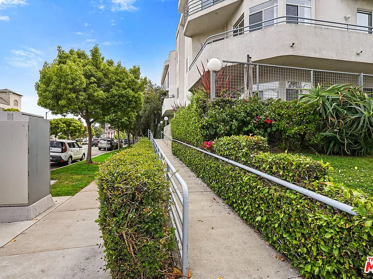 1325 Arizona Ave #201 — Photo 53