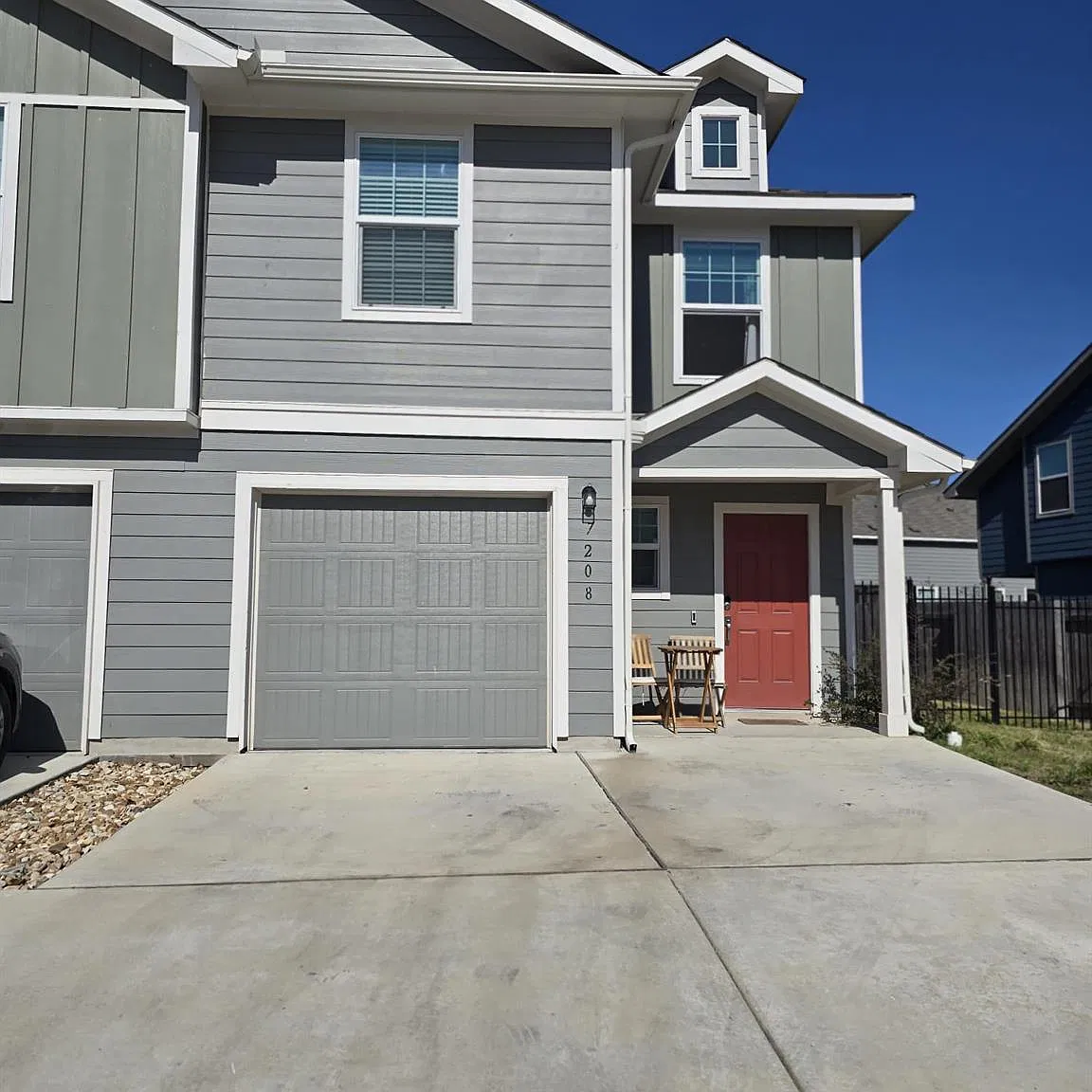 4 bed, 2.5 bath, 1576 sqft, $1,745 — Photo 1