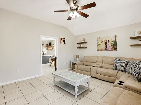 5th image of 218 T Leigh Dr