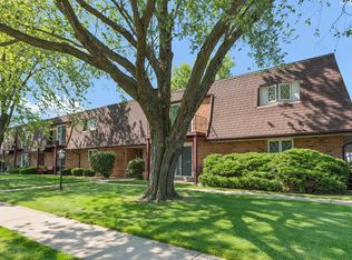 1019 Shagbark Rd APT 2E, New Lenox, IL 60451