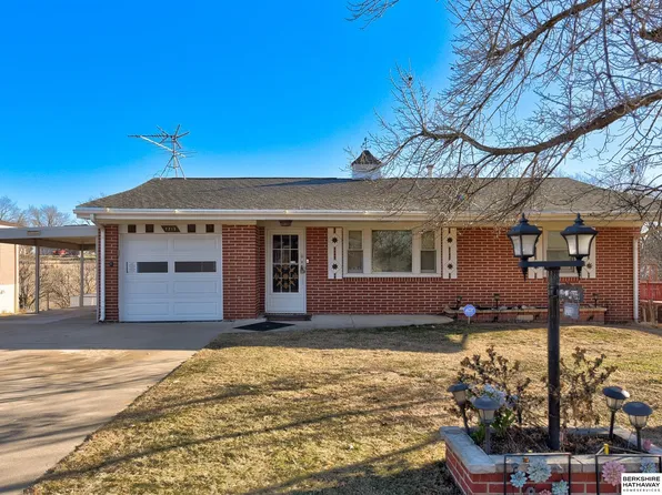 7213 Blue Ridge Dr, Bellevue, NE 68147