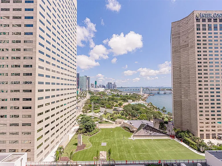 325 Biscayne Blvd #2020 — Photo 1